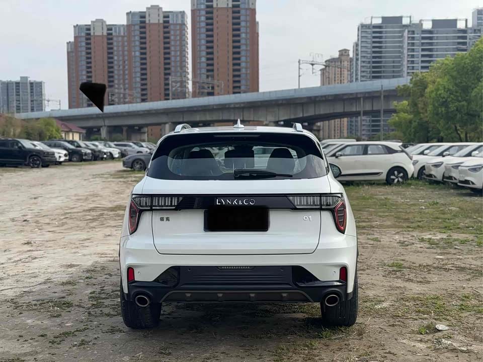 Lynk & Co 01