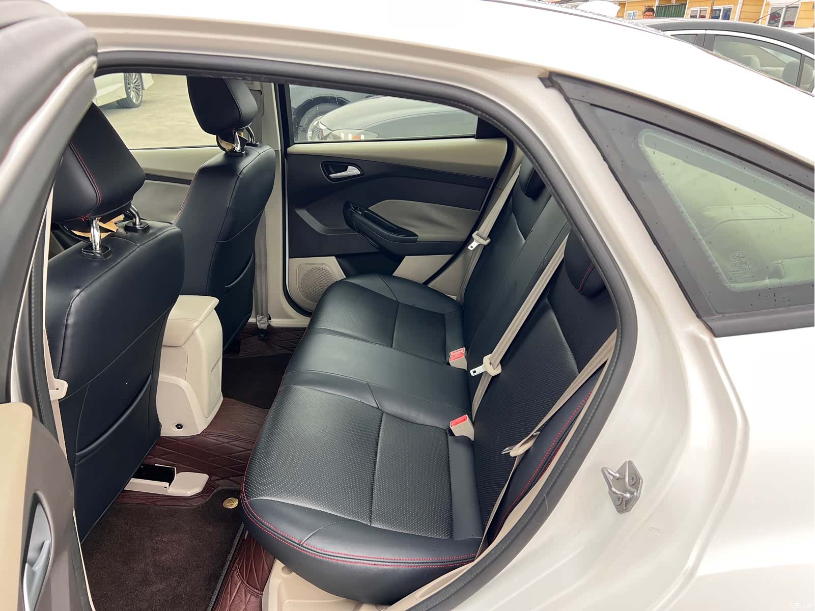 Ford Focus, 2014 9