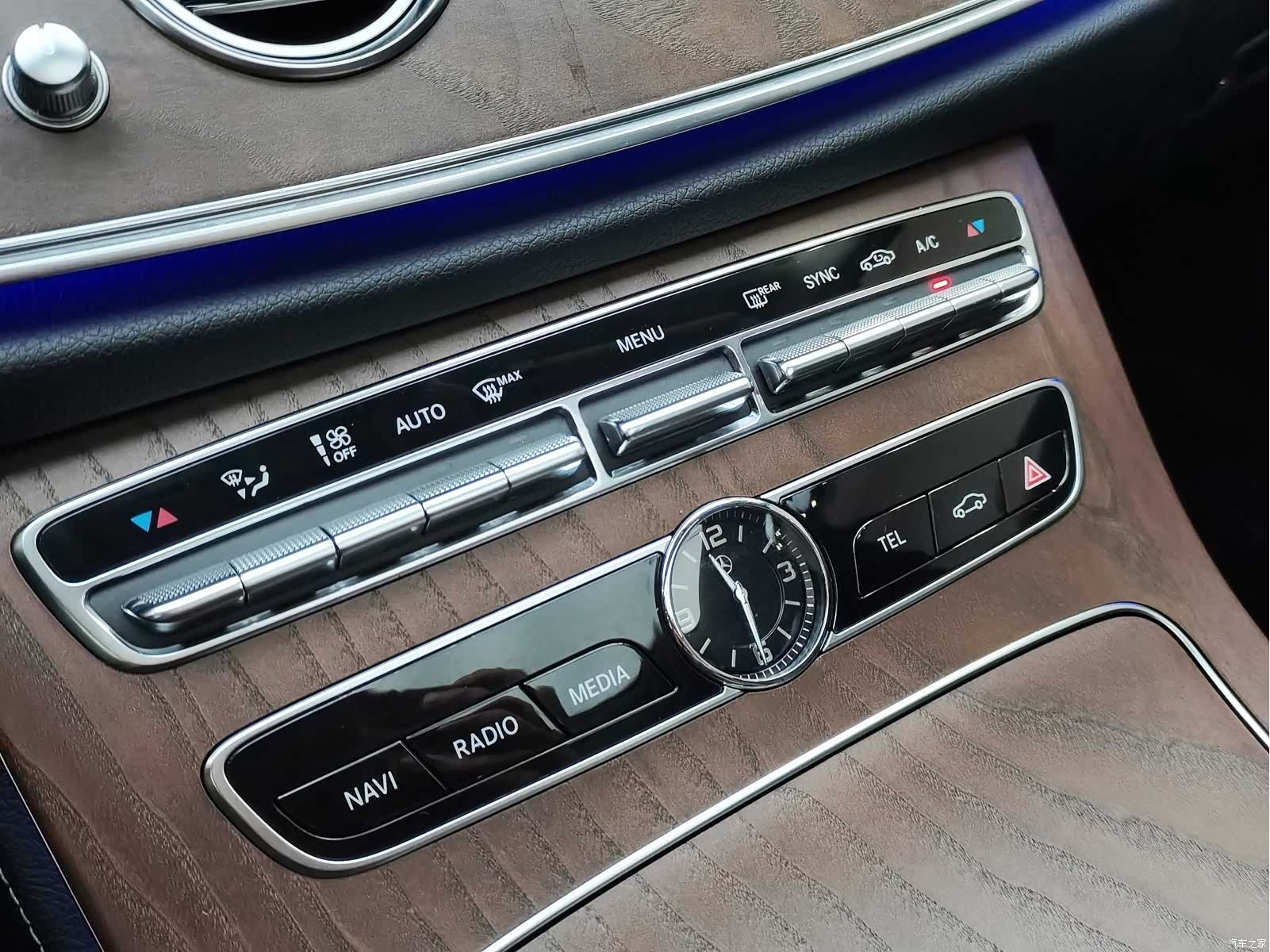 Mercedes-Benz E-Class, 2019 16