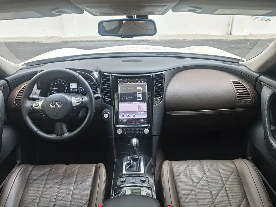 Infiniti QX70 Infiniti QX70