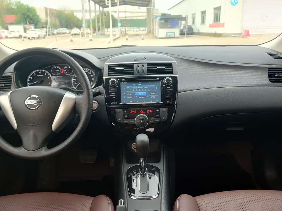 Nissan TIIDA