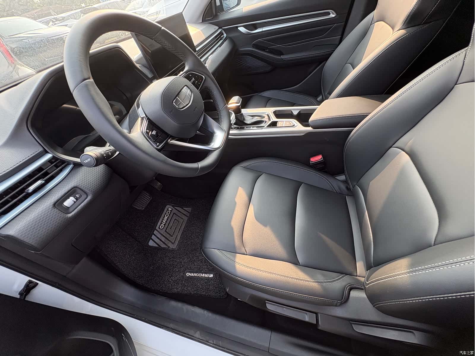 Geely Emgrand, 2025 все фото