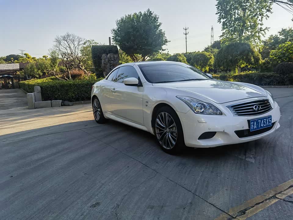 Infiniti Q60