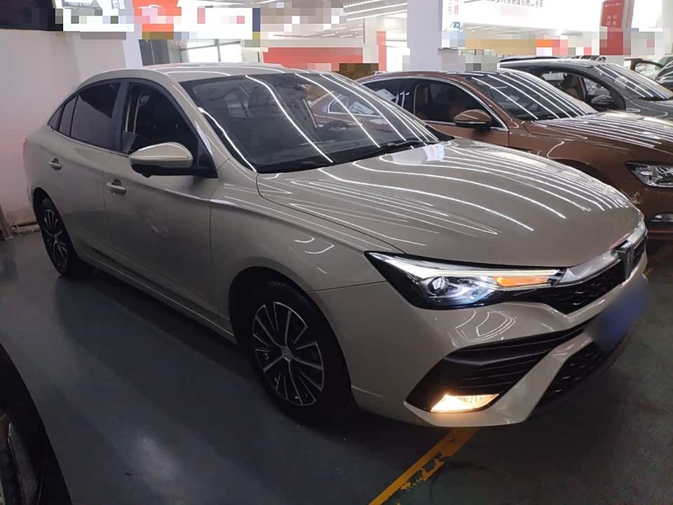 Roewe i5
