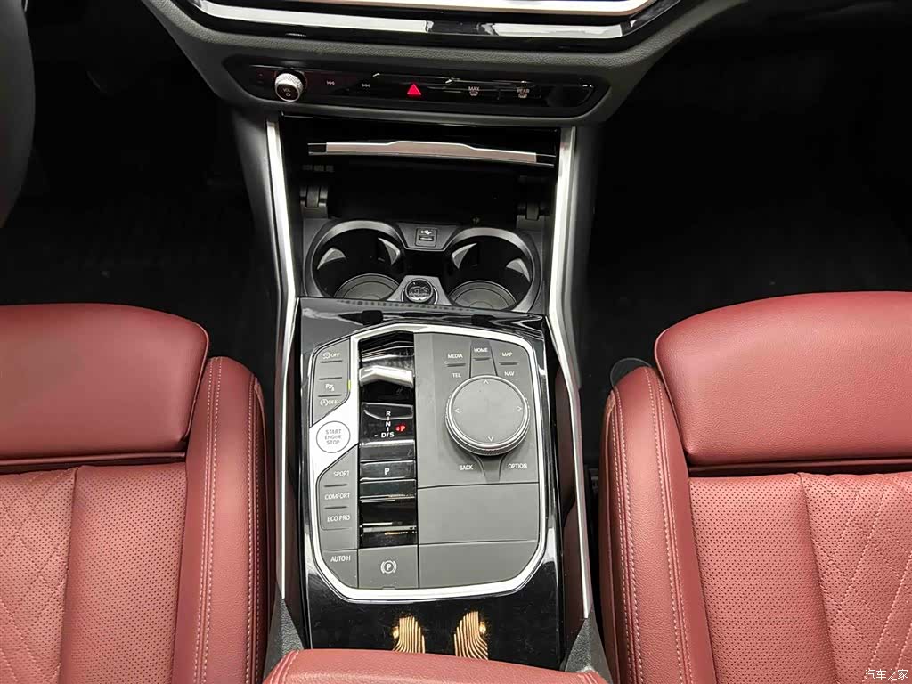 BMW 3 Series, 2023 все фото