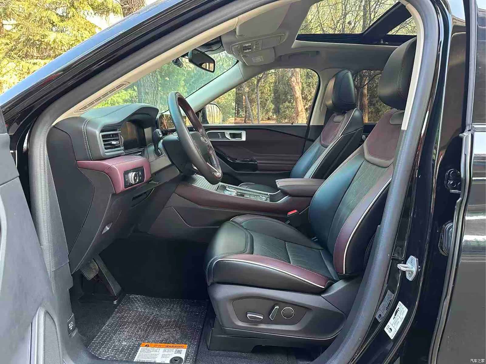 Ford Explorer, 2023 10