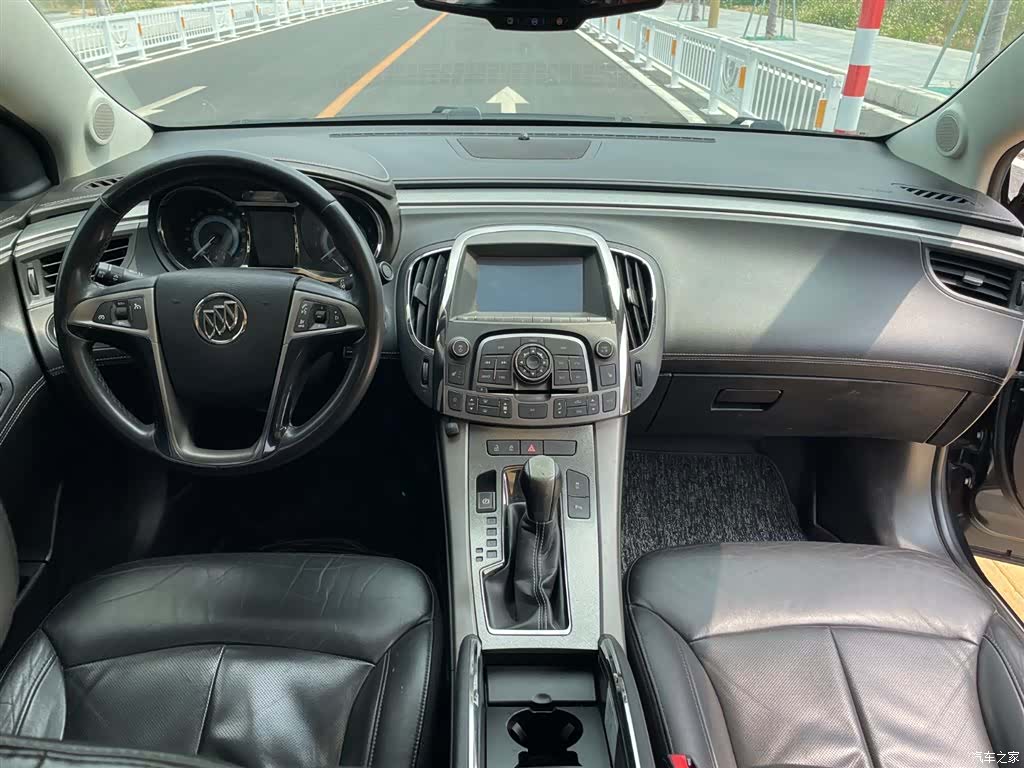 Buick LaCrosse, 2013 11