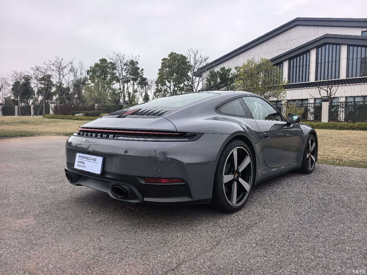 Porsche 911, 2025 6