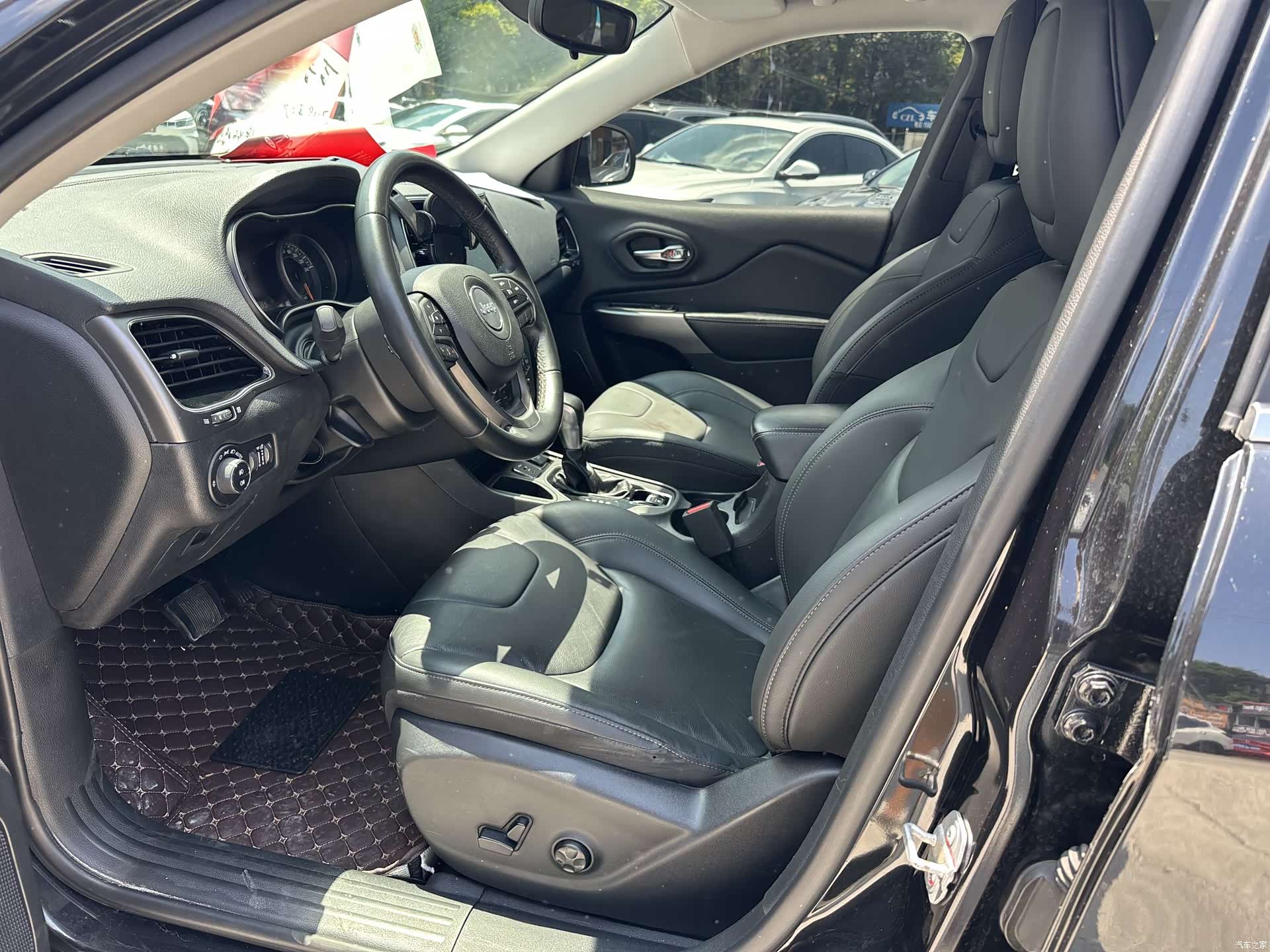 Jeep Cherokee, 2019 9