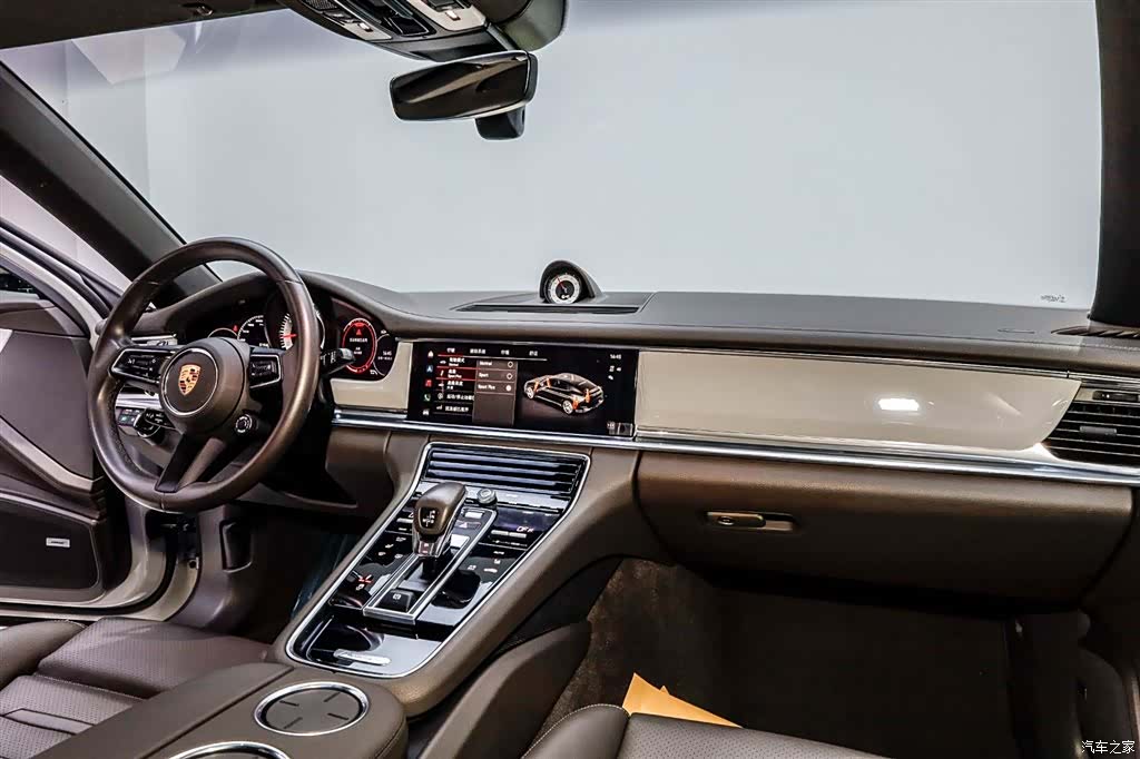 Porsche Panamera, 2022 9