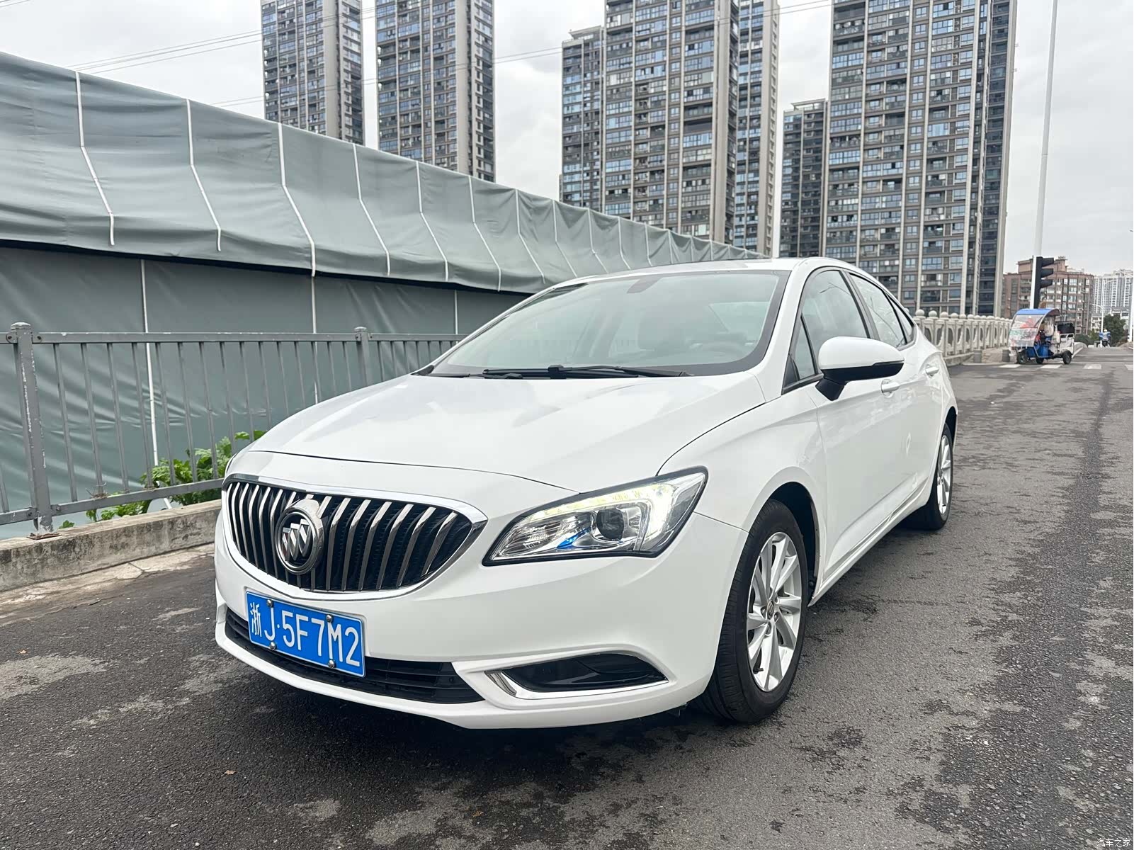 Buick Verano, 2017 1