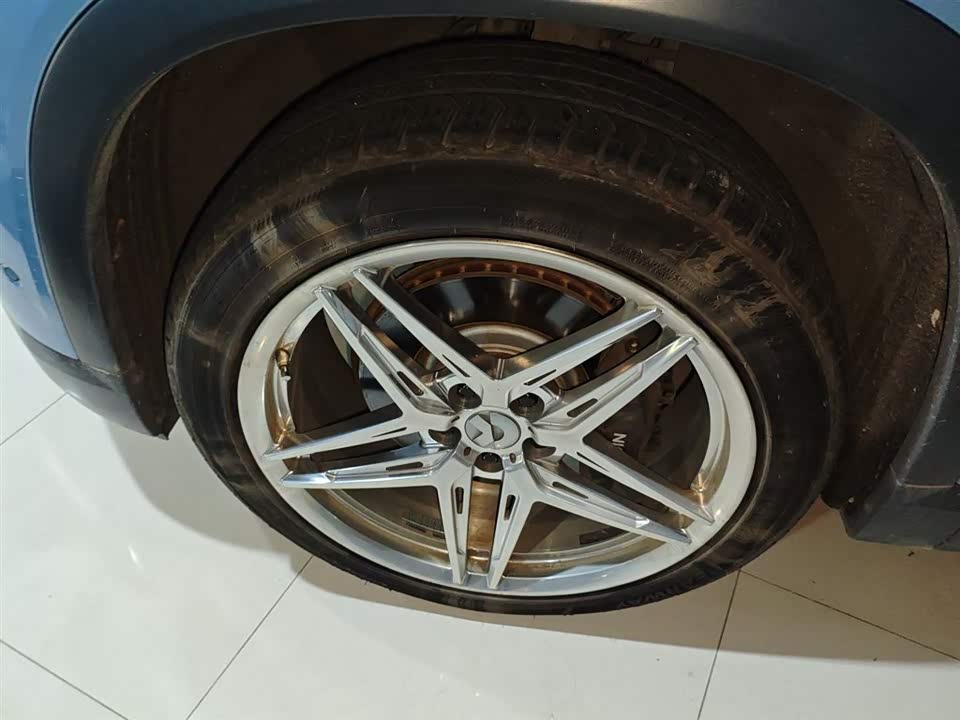 NIO ES8