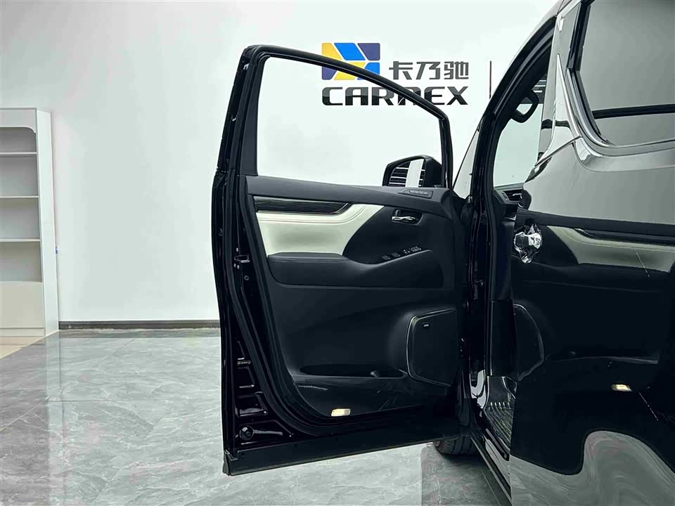 Lexus LM Lexus LM