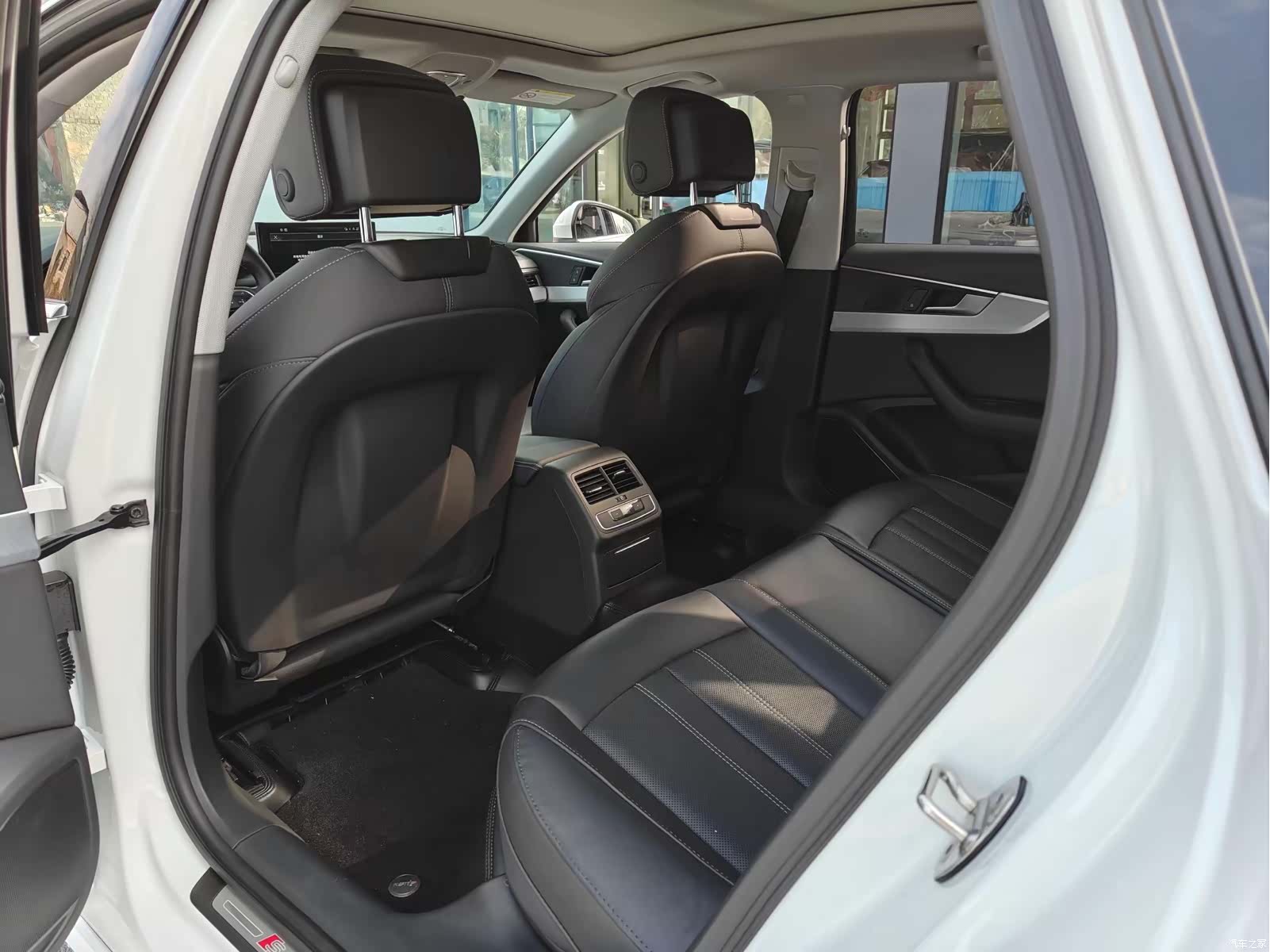 Audi A4L, 2023 4