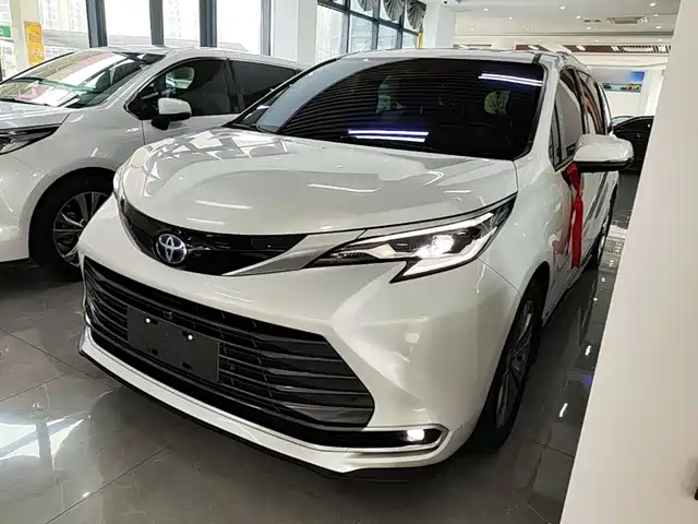 Toyota SIENNA 2023 — купить из Китая под заказ