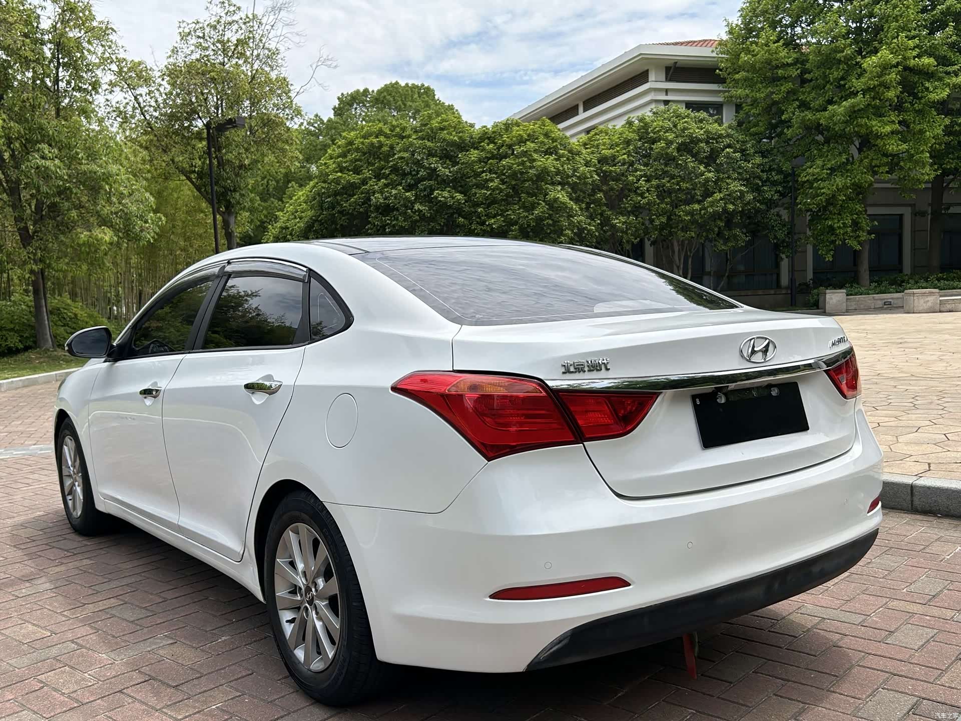 Hyundai GLS, 2014 6