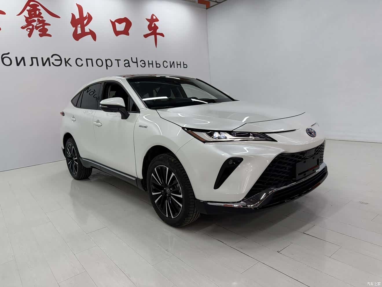 Toyota Venza, 2022 3