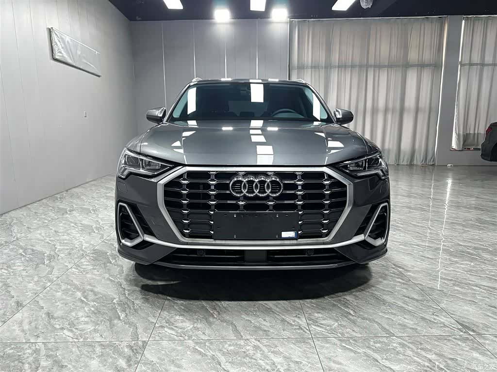 Audi Q3, 2023 2