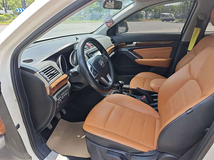 BAIC Weiwang S50 2016 1.5T МКПП huan dong chao yue ban