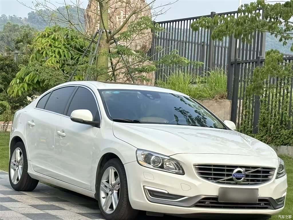 Volvo S60, 2014 3