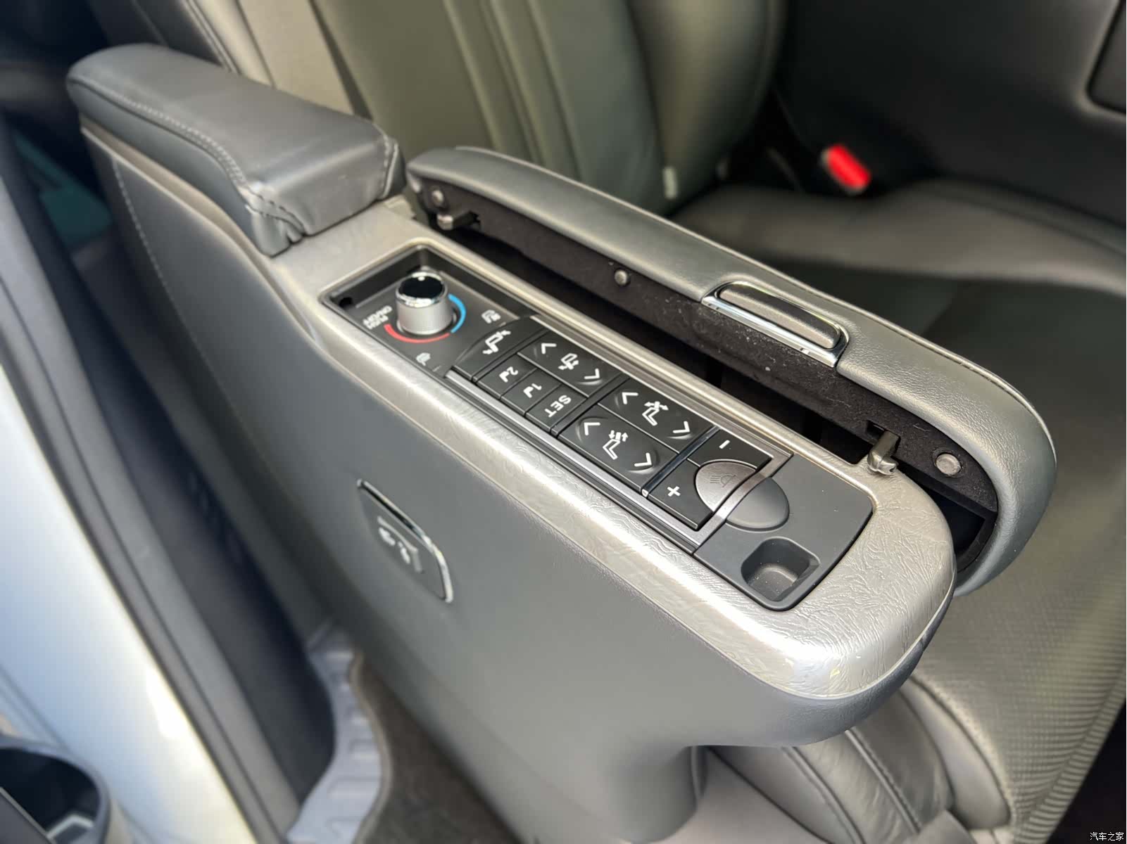 Toyota Alphard, 2025 16