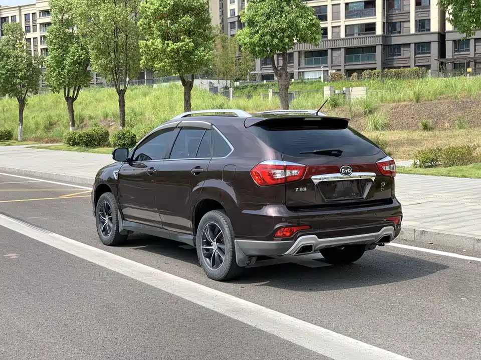 BYD S7