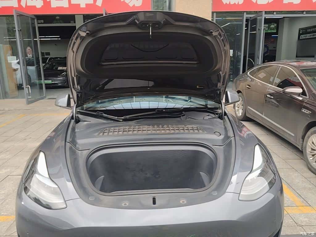 Tesla Model Y, 2022 20