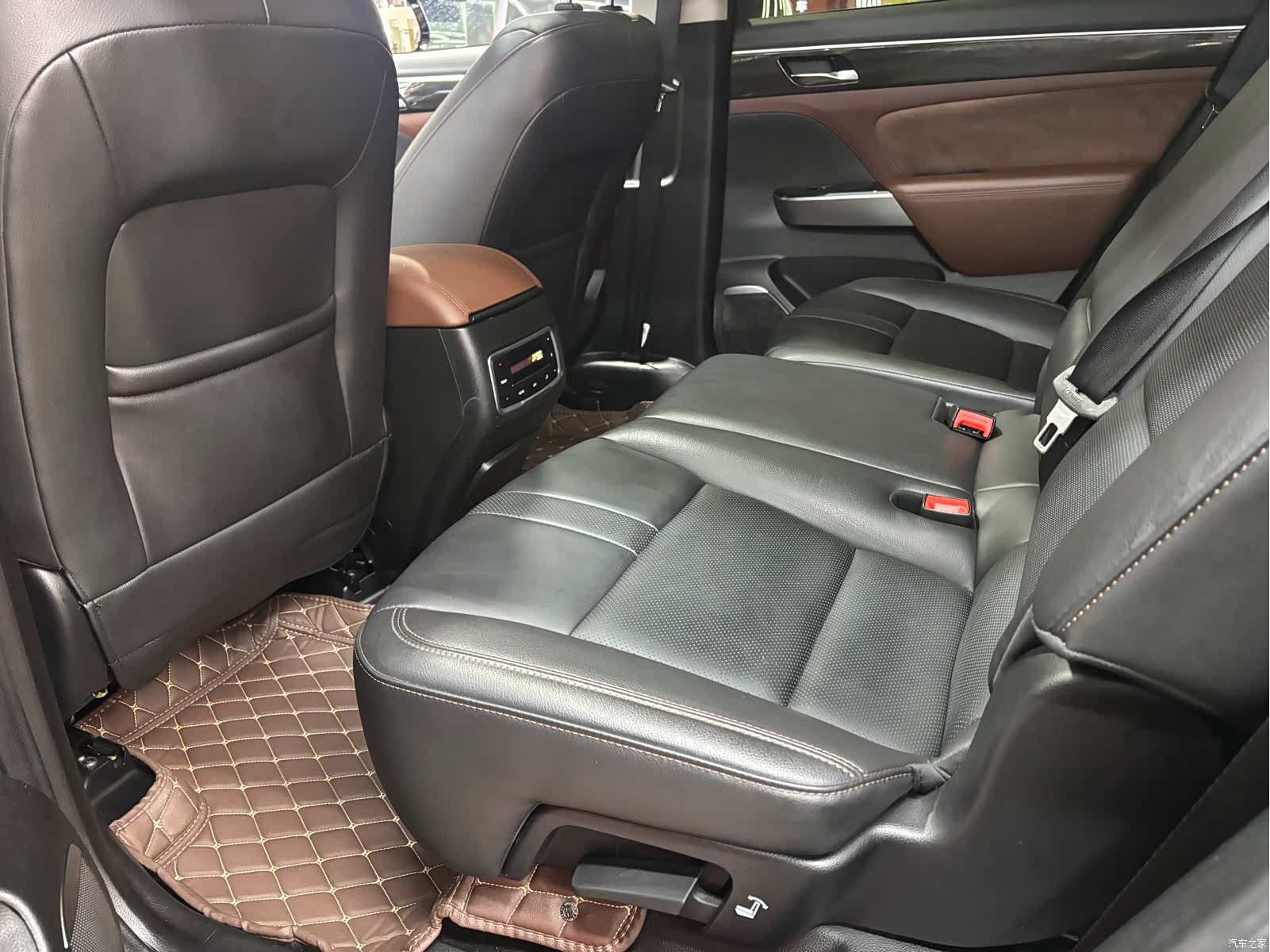 Trumpchi GS8, 2017 10
