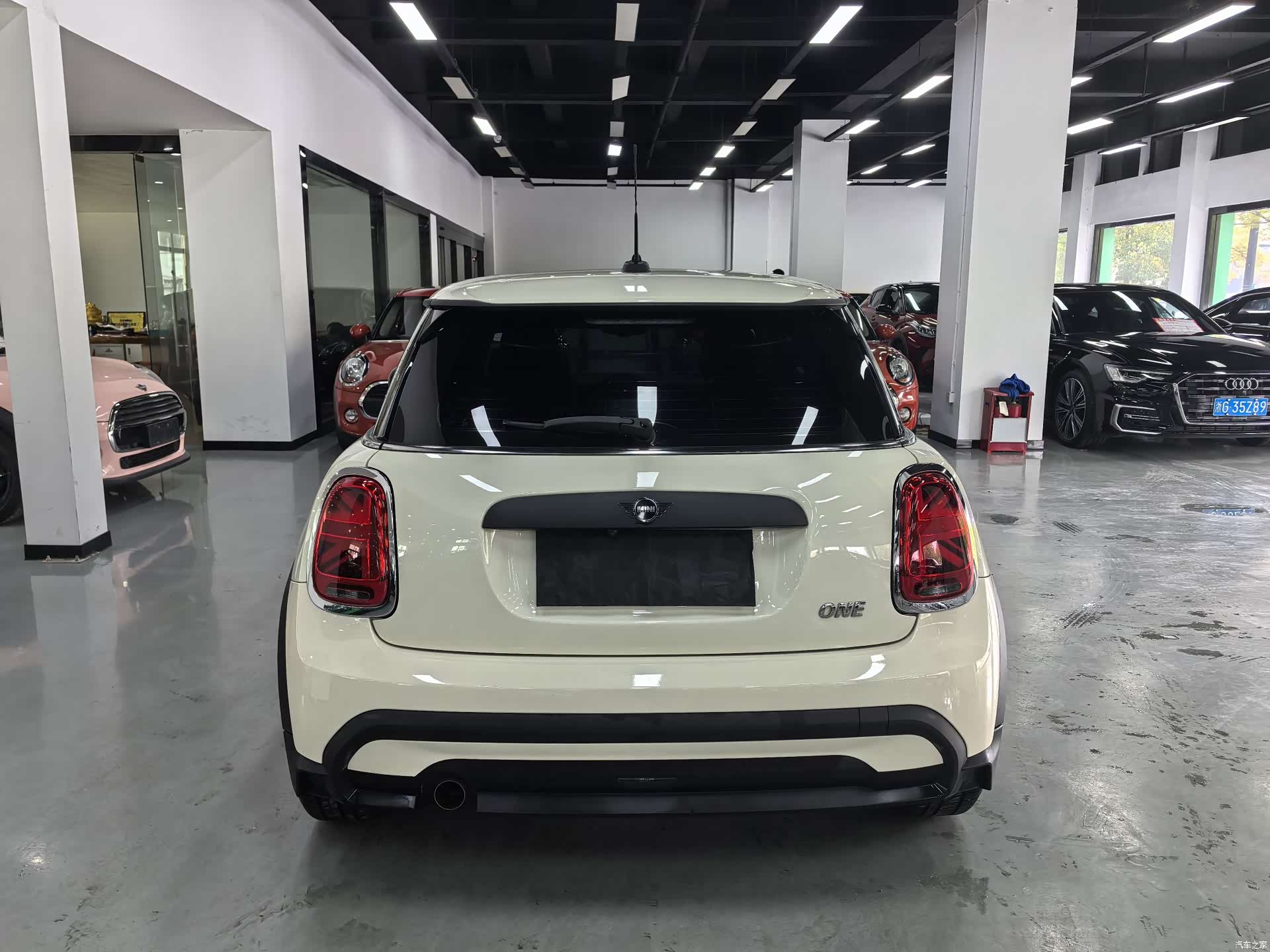 Mini ONE, 2022 6