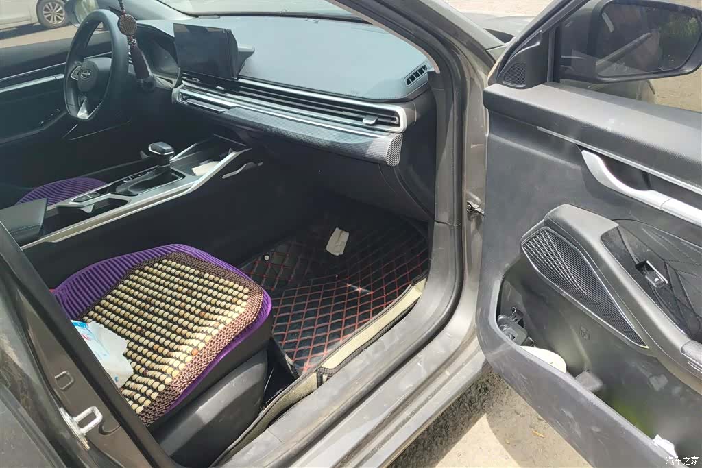 Geely Emgrand, 2023 7