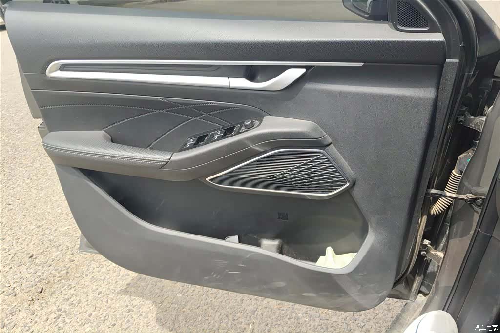 Geely Emgrand, 2023 6