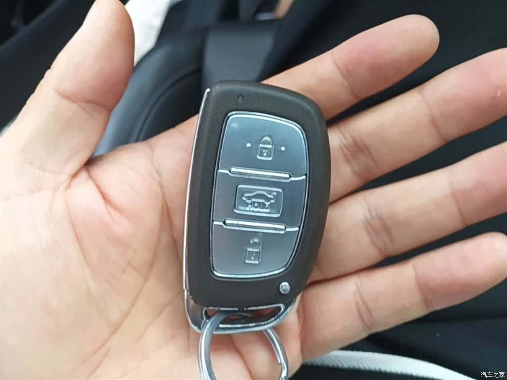 Hyundai GLS, 2017 9