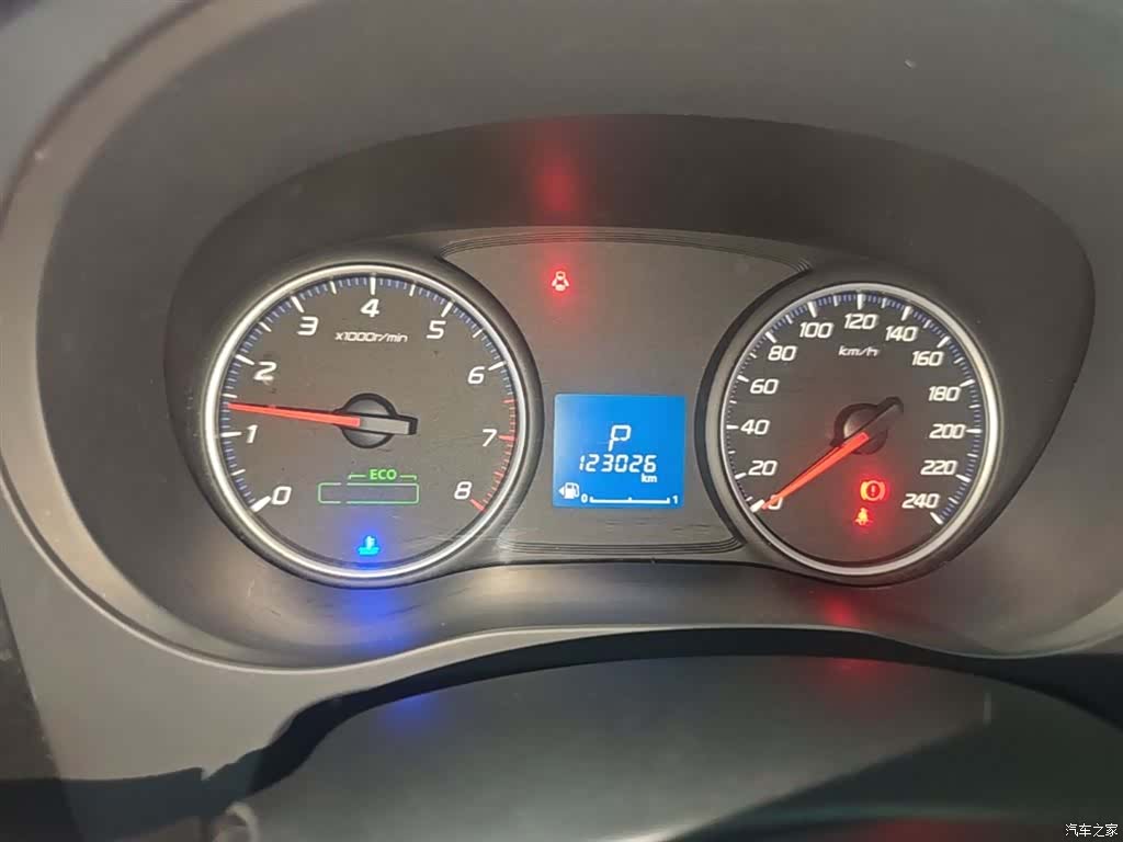 Mitsubishi Outlander, 2018 12