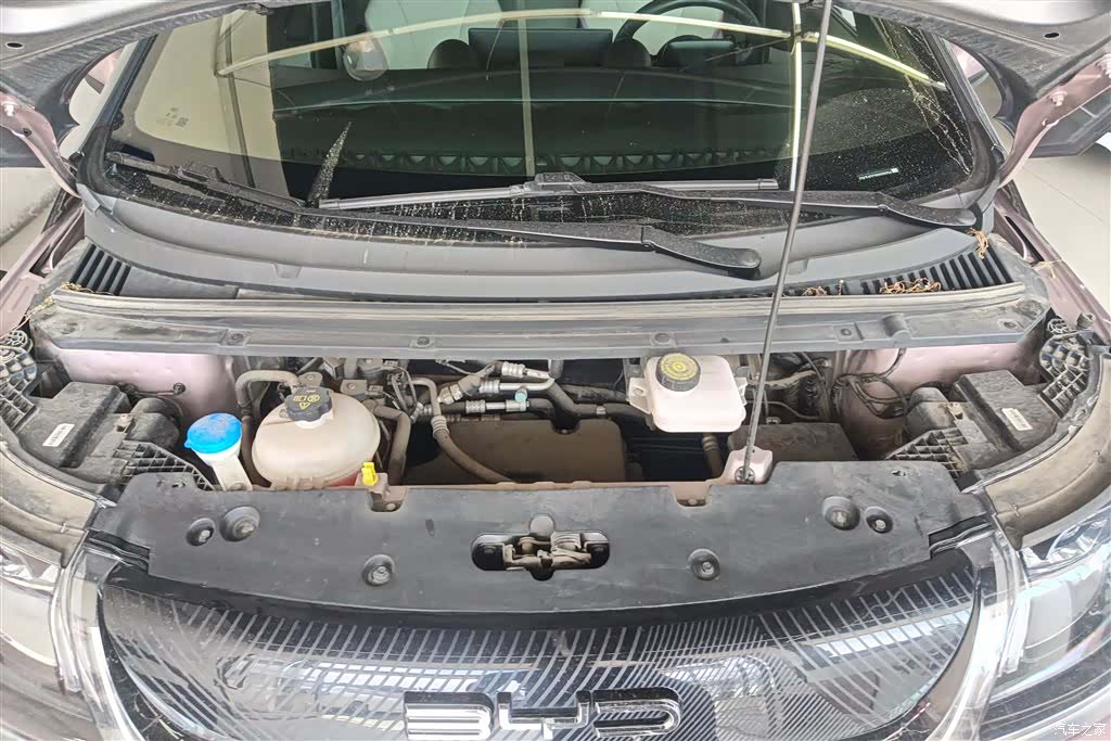 BYD Dolphin, 2022 10