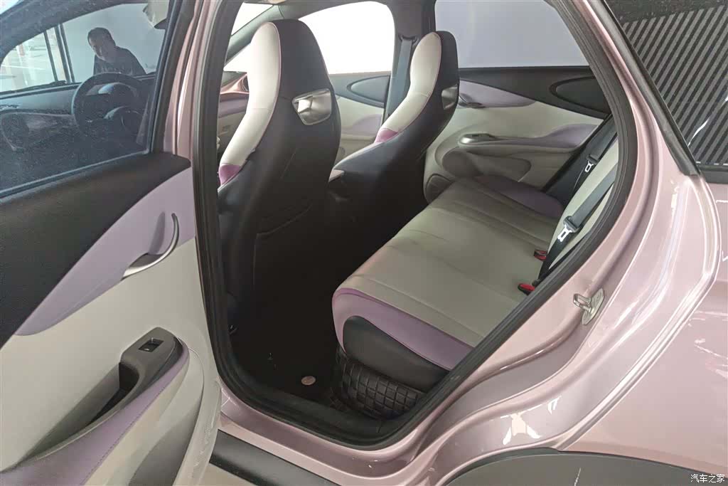 BYD Dolphin, 2022 11