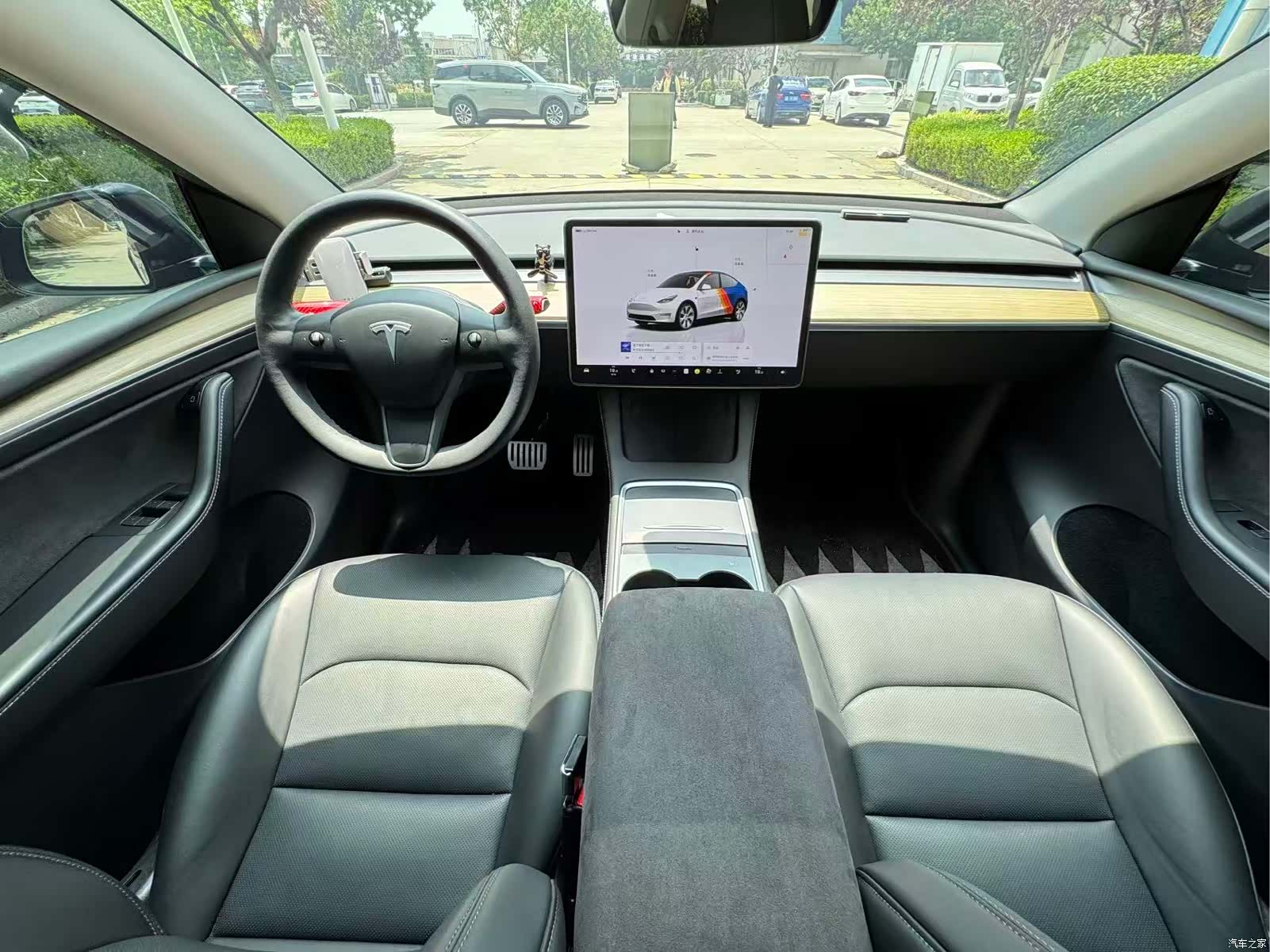 Tesla Model Y, 2023 13