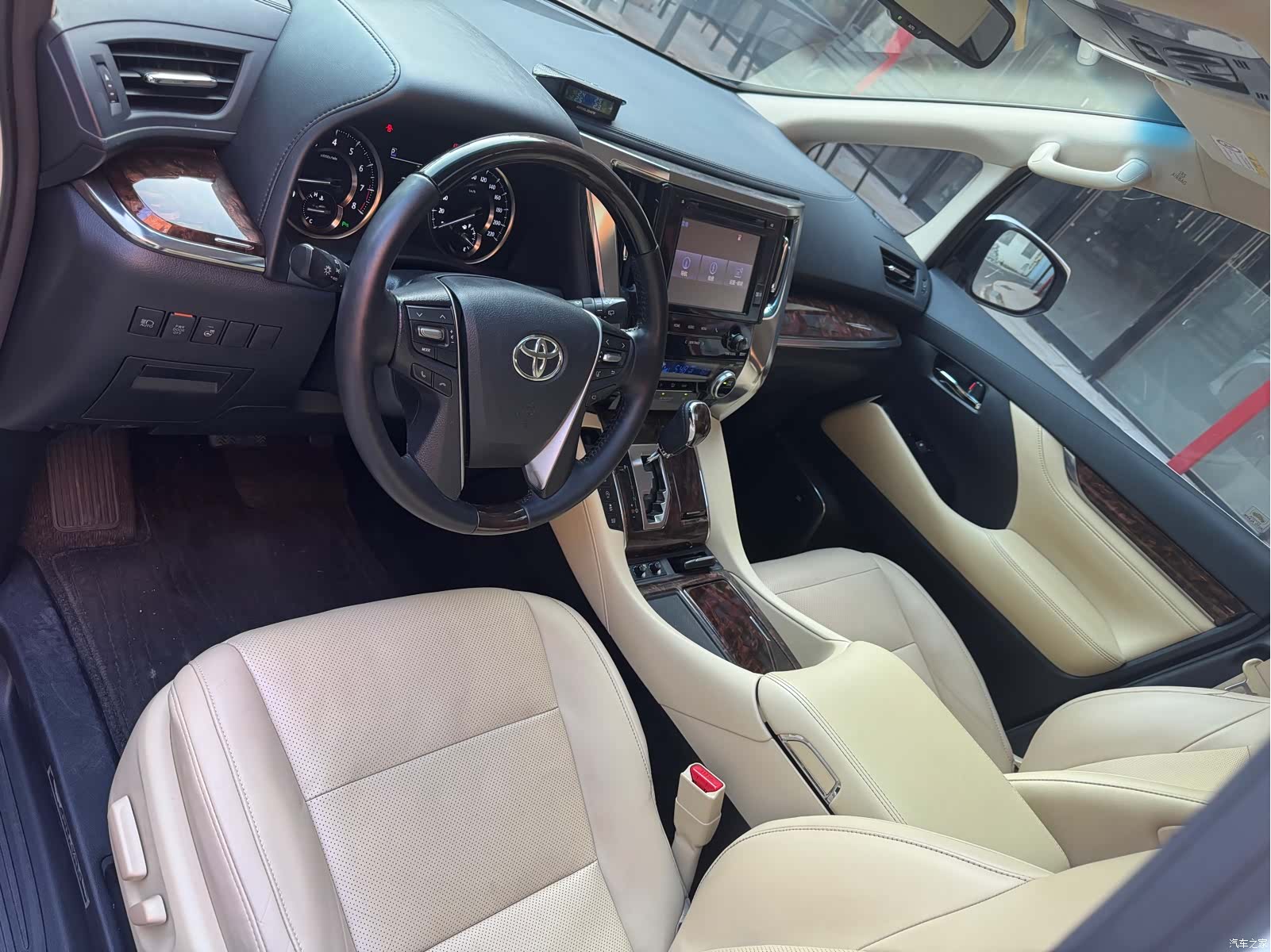 Toyota Alphard, 2019 4