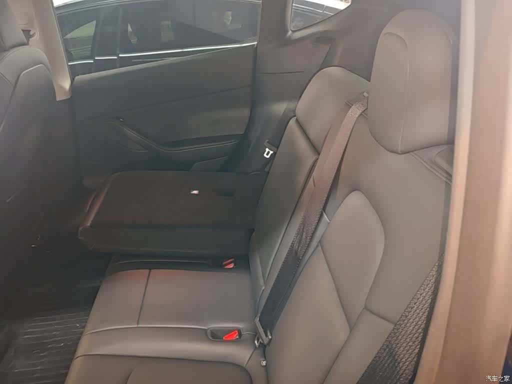 Tesla Model Y, 2021 17