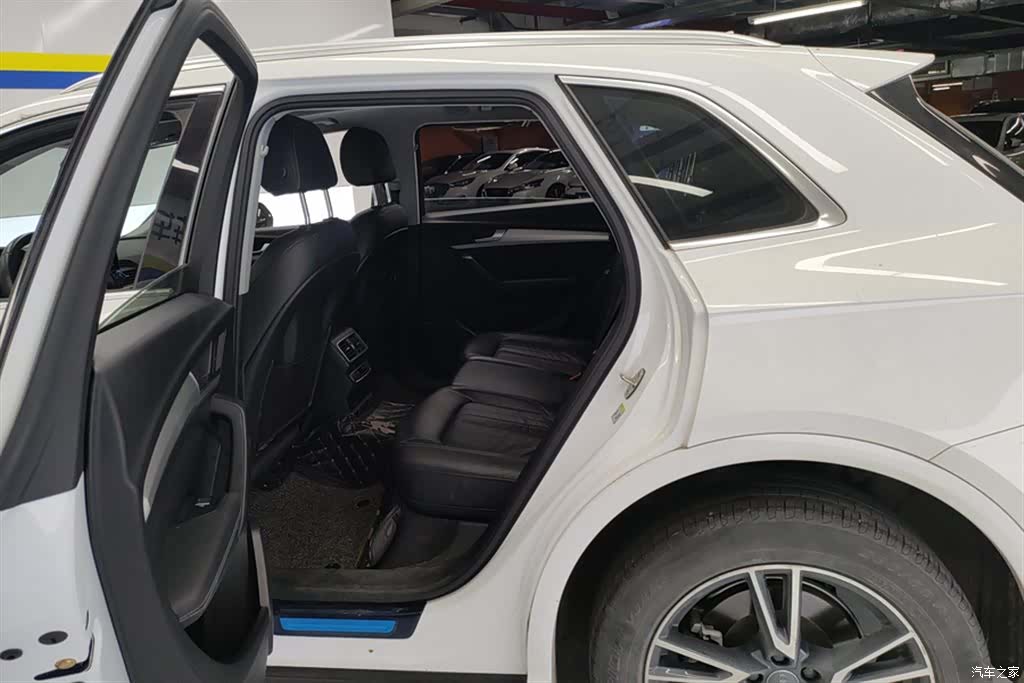 Audi Q5L, 2021 11