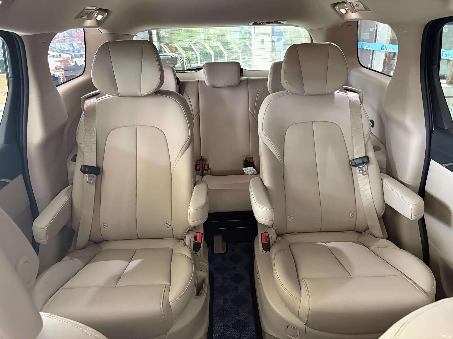 Buick GL8, 2025 9
