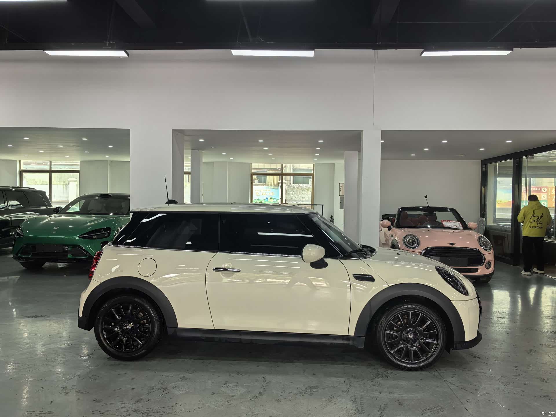 Mini ONE, 2022 4