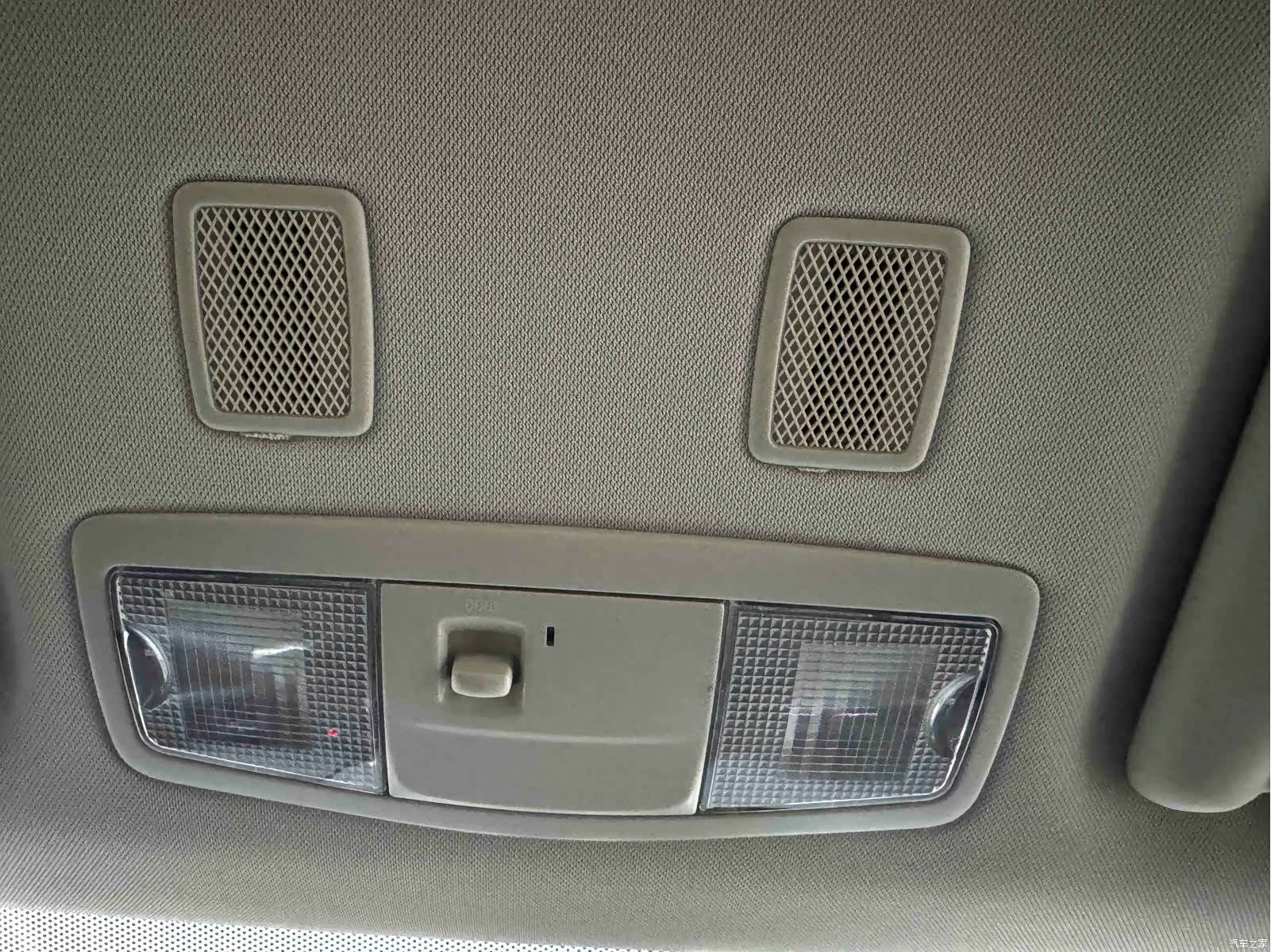 Mitsubishi Outlander, 2022 14