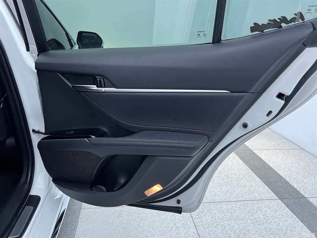 Toyota Camry, 2023 25