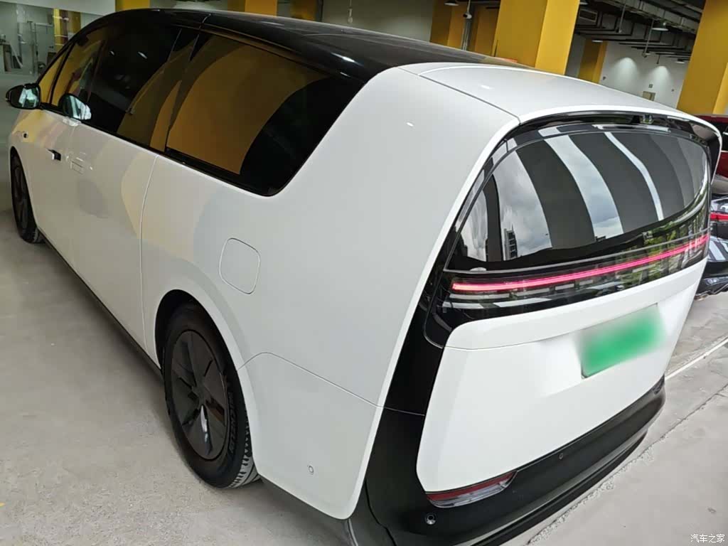 Li Auto MEGA, 2024 все фото