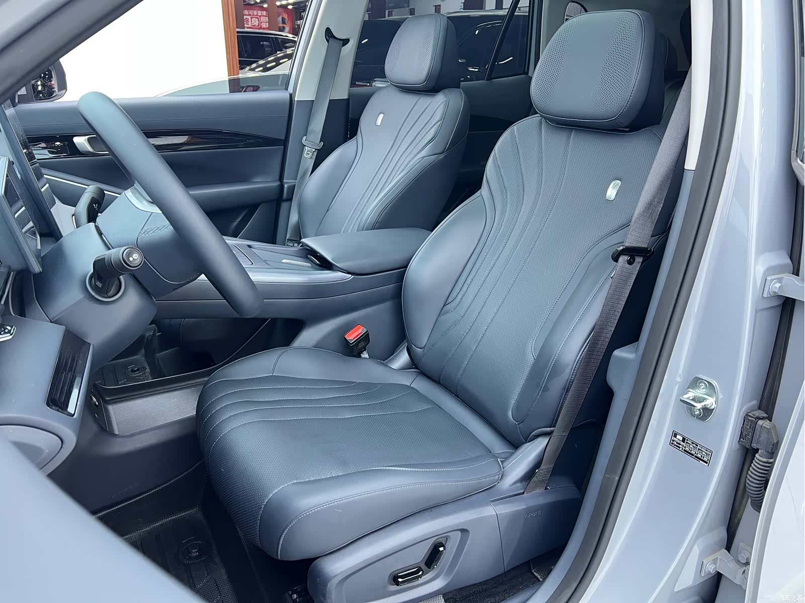 Geely Galaxy E5, 2025 19