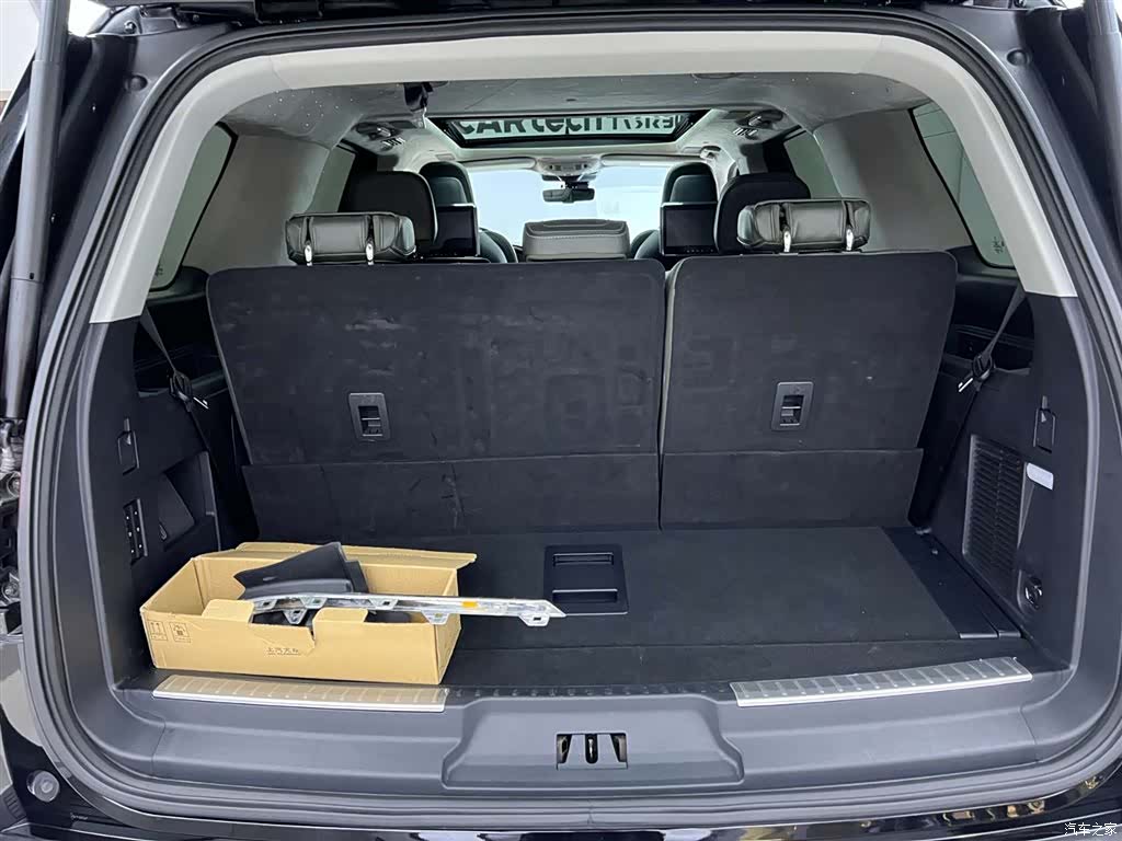 Lincoln Navigator, 2023 26
