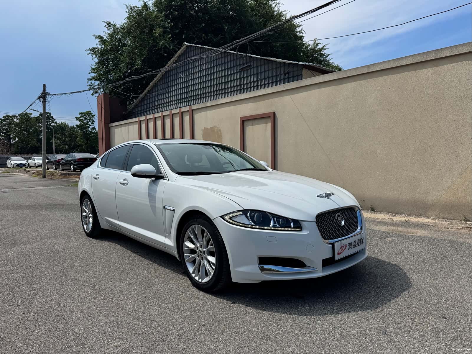 Jaguar XF, 2013 3