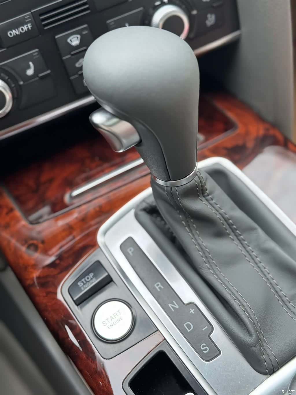 Audi A6L, 2011 11