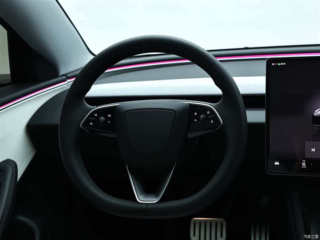 Tesla Model 3, 2024 16