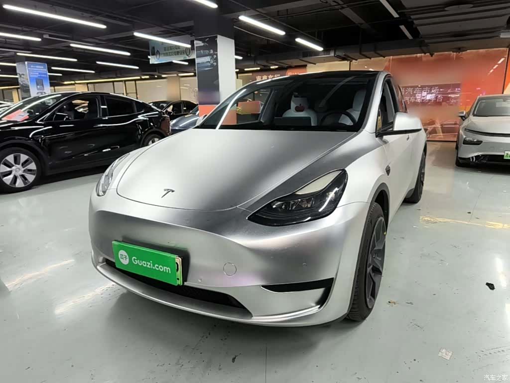 Tesla Model Y, 2023 2